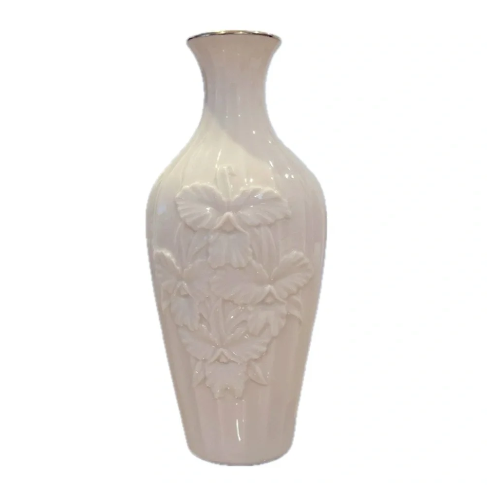 Vintage 80’s Lenox Classic Off White Porcelain Bud Vase with 24K Gold Trim.